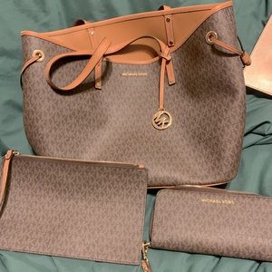 Michael Kors tote bag and wallet
